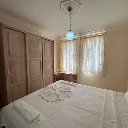 Grena Delux Pool Side Apartament *