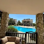 Grena Delux Pool Side 费特希耶