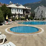 Grena Delux Pool Side 公寓 费特希耶