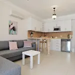 Apartment Grena Delux Pool Side
