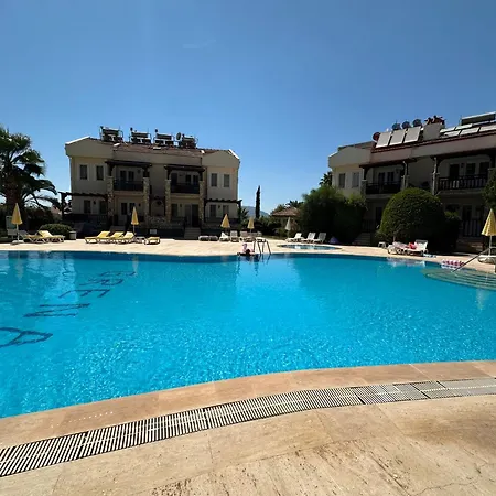 Grena Delux Pool Side Apartment