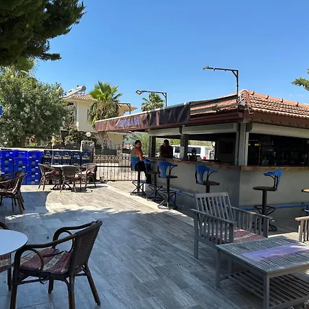 Grena Delux Pool Side Апартаменты *