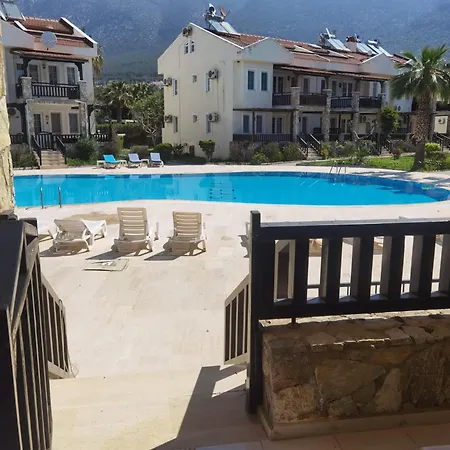 Grena Delux Pool Side Appartement