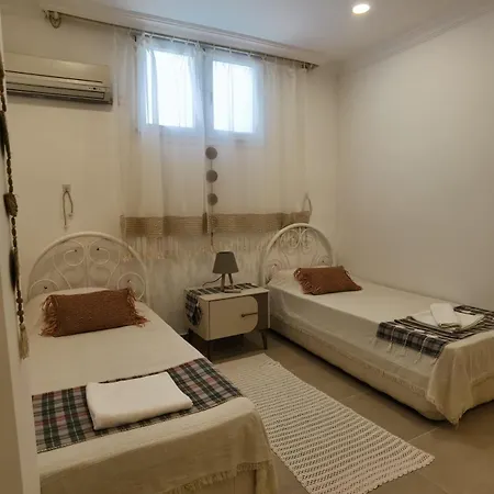 Grena Delux Pool Side Apartament